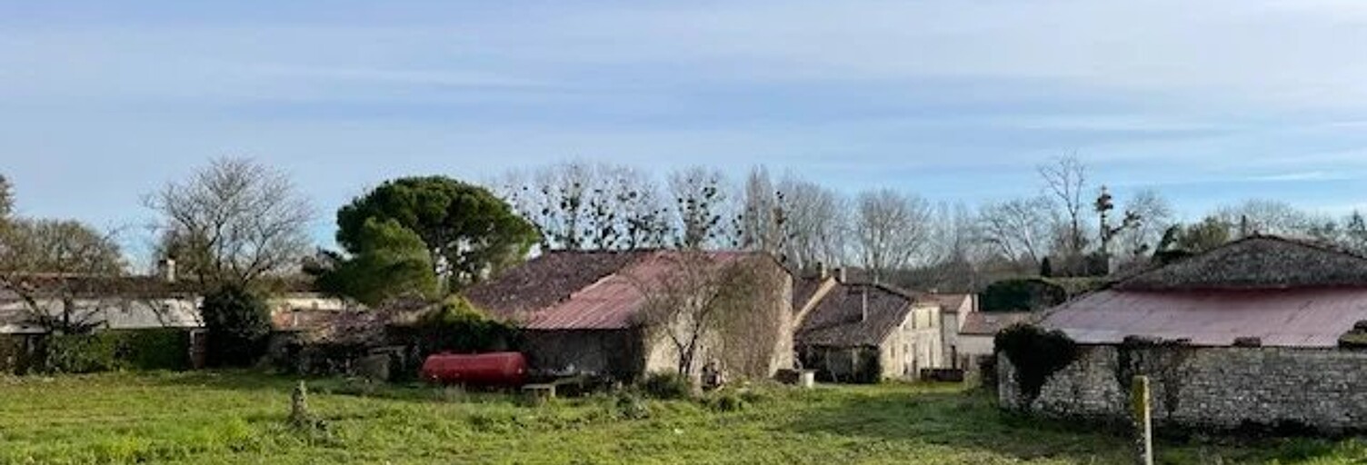 Immeuble  211 m² à vendre à Romegoux (17250)