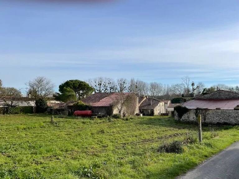 Terrain et Maison à Rénover à Romegoux — photo 1