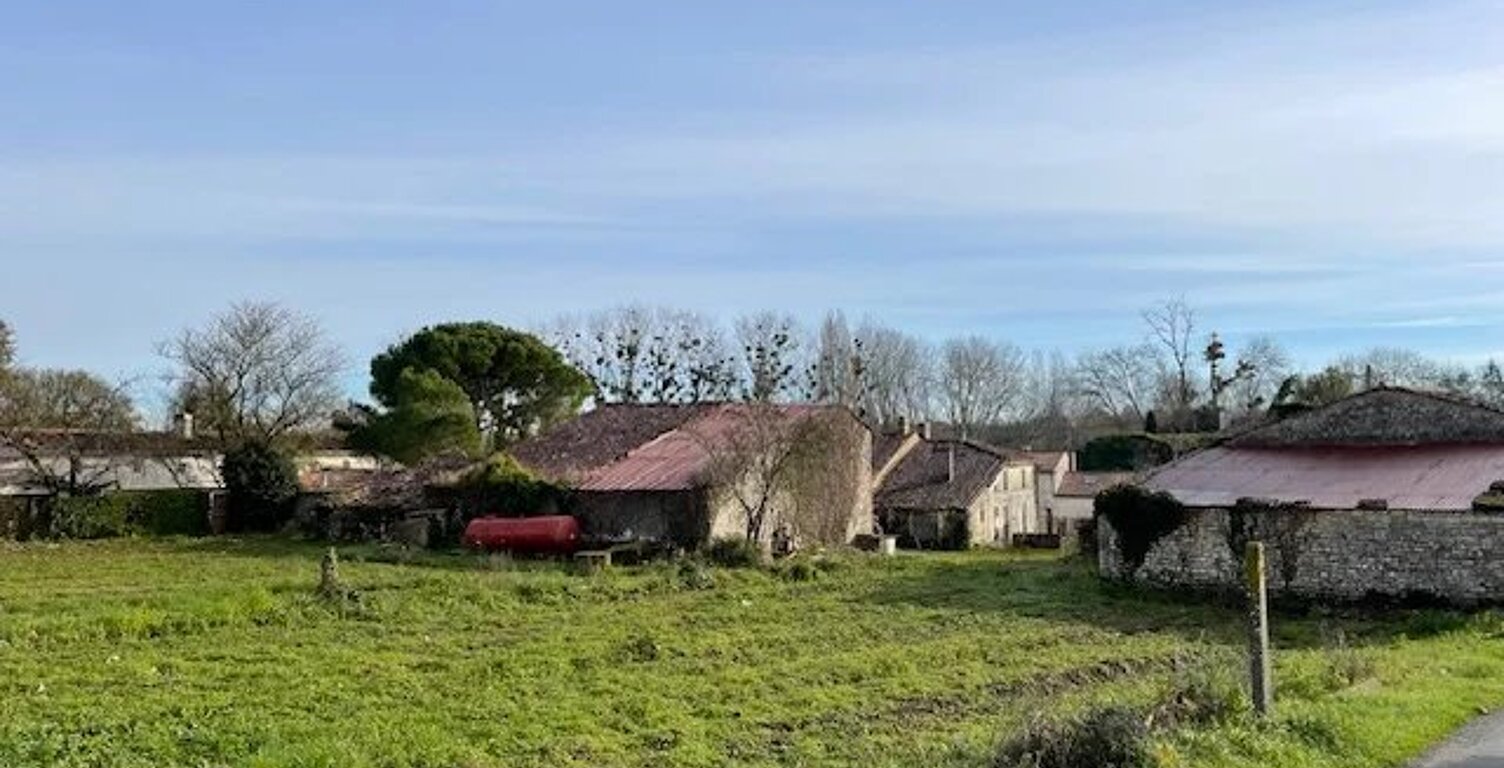 Terrain et Maison à Rénover à Romegoux — photo 1