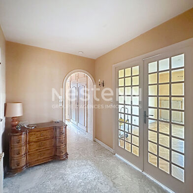 Appartement 5 pièces 330000 €