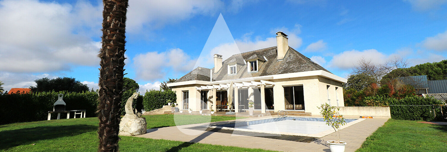 Maison 12 Pièces 232 m² à vendre à Tarbes (65000)