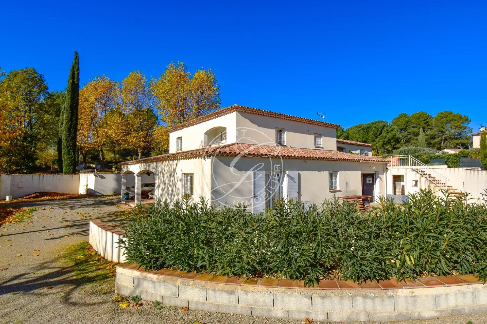 Salernes Maison 8 pièces 208 m²