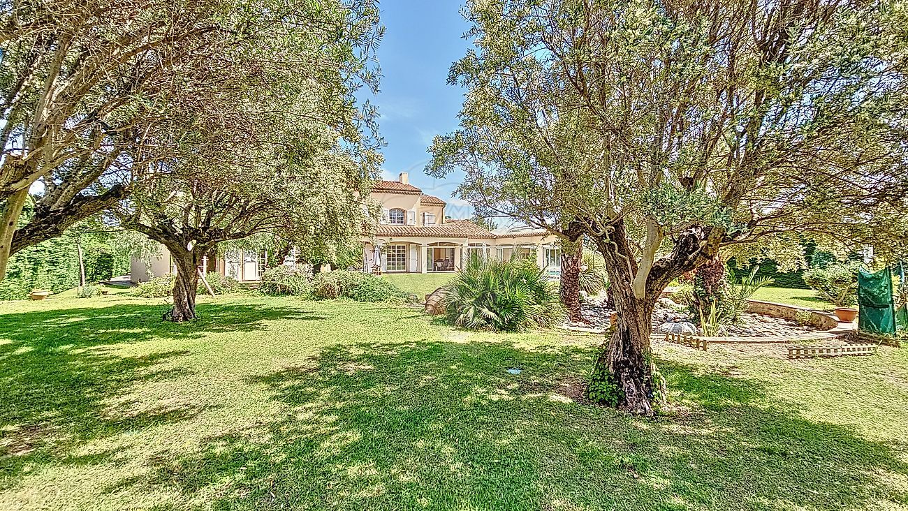 Villa / Maison  T8 à vendre Perpignan 66000