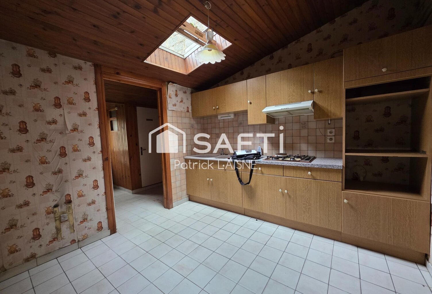 petite maison de ville avec cour intérieure a rénover — photo 1