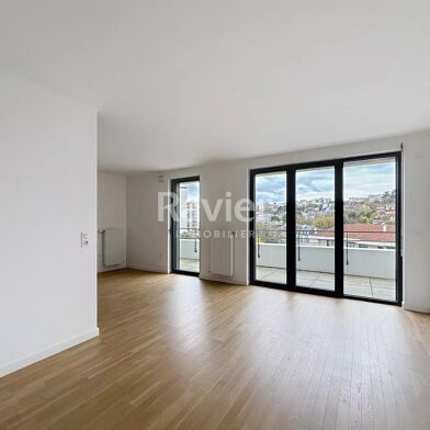 Appartement 3 pièces 2083 €