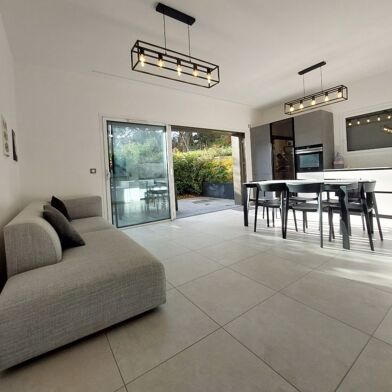 Appartement 3 pièces 2310 €