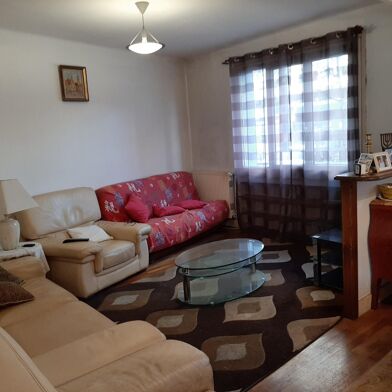 Appartement 3 pièces 688 €