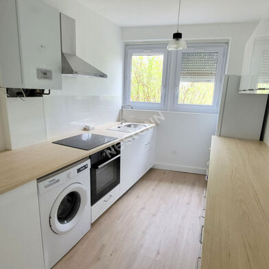 Appartement 4 pièces 1049 €