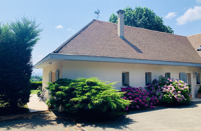 Exceptionnel, centre de charbonnières les bains, belle propriété sur beau terrain avec vue — photo 4