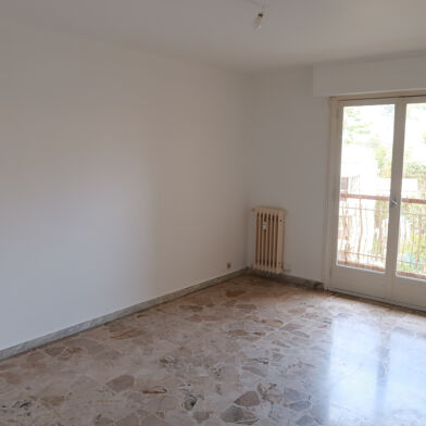 Appartement 2 pièces 705 €