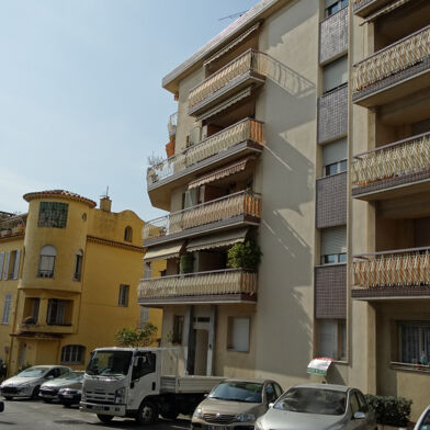 Appartement 2 pièces 705 €