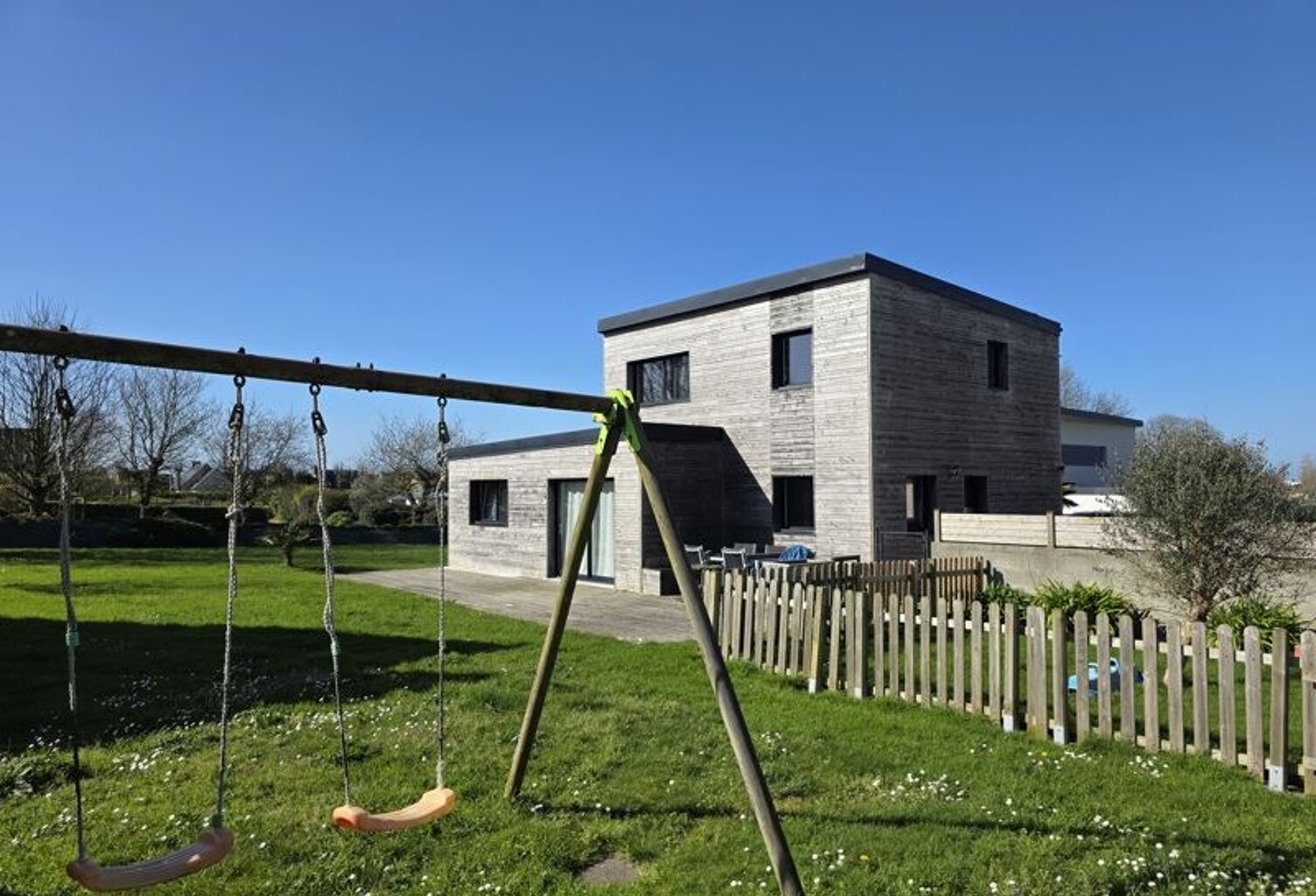 Contemporaine de 6 pièces principales — photo 1