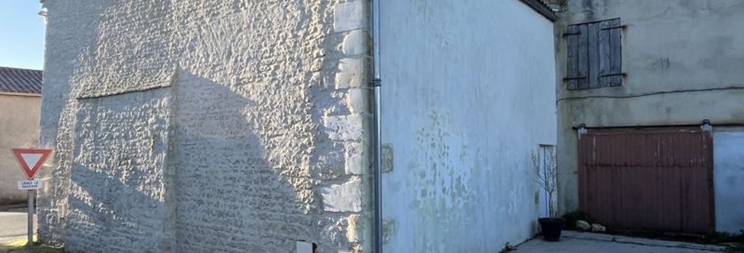 Garage   m² à vendre à Saint-Just-Luzac (17320)