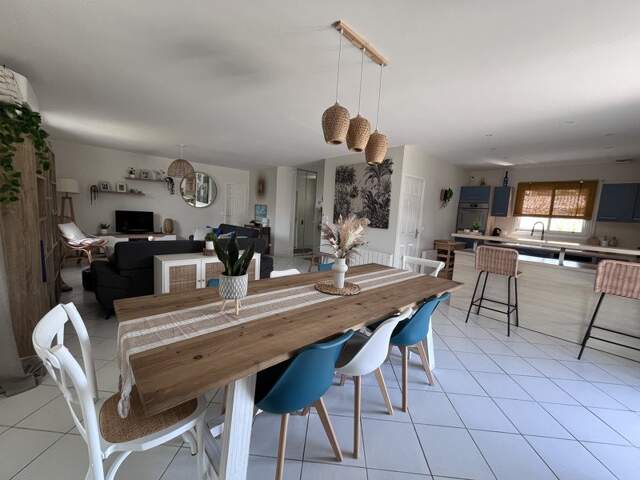 Contemporaine de 7 pièces principales — photo du bien