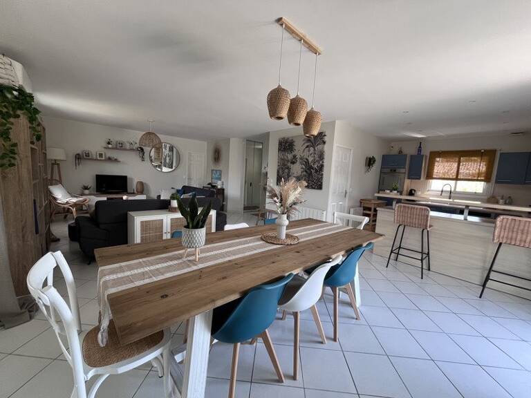 Contemporaine de 7 pièces principales — photo 1