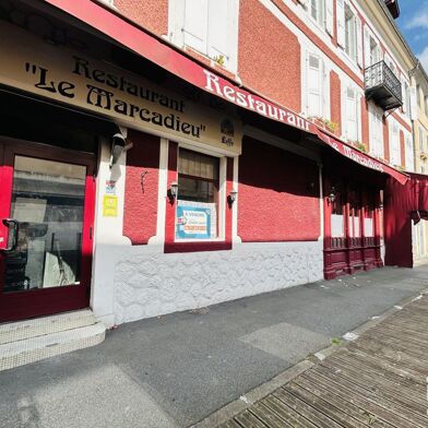 Commerce  139900 €