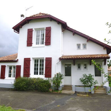 Maison 5 pièces 680 €