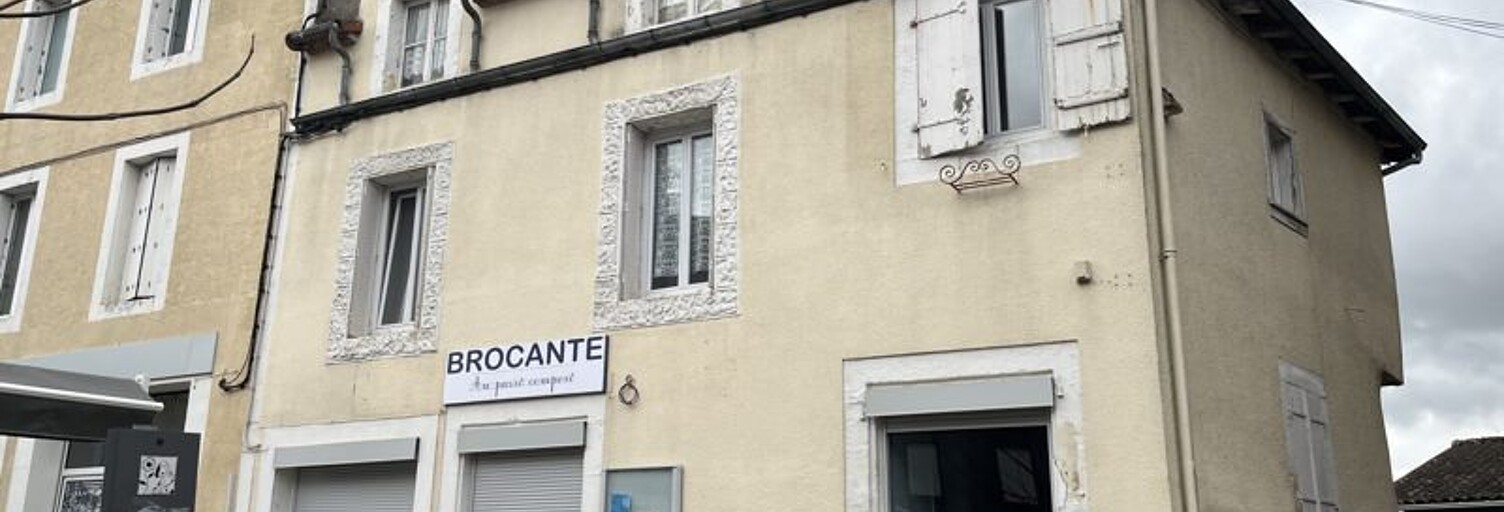 Immeuble   m² à vendre à Piégut-Pluviers (24360)