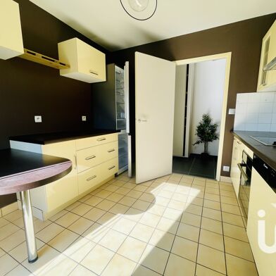 Appartement 3 pièces 235400 €