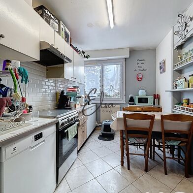 Appartement 5 pièces 240000 €