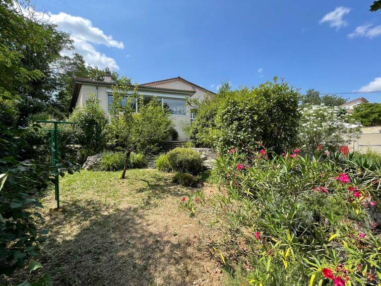 Vaste villa familiale à LABEAUME (07) — photo 1