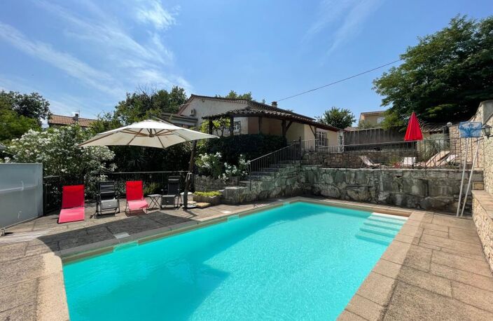 Vaste villa familiale à LABEAUME (07) — photo 2
