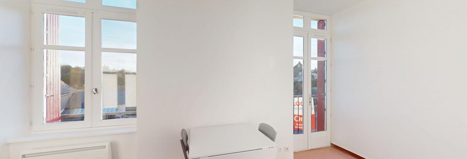 Appartement 3 Pièces 19 m² à louer à Salmiech (12120)