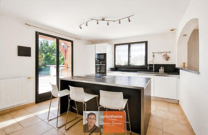 Dole – Grande maison familiale de 295 m² avec 7 chambres et jardin de 1 700 m² — photo 5