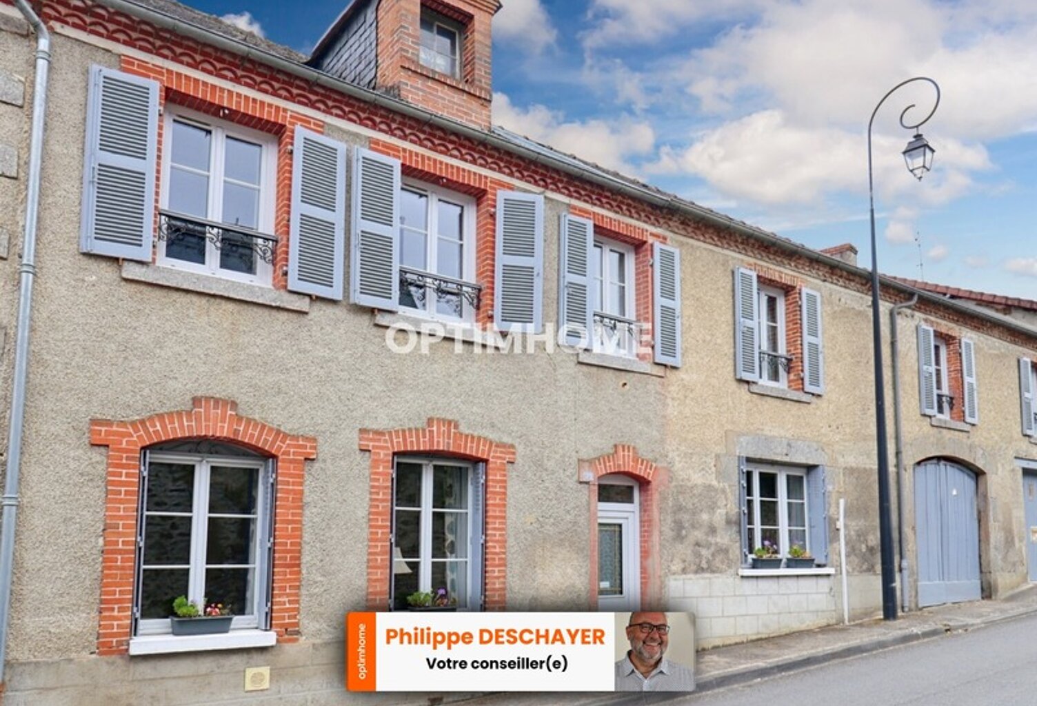 Maison Familiale - 156 m²  -  7 pièces -  4 chambres - 2 Garages sur Terrain de 491 m² MAGNAC LAVAL (87190) — photo 1