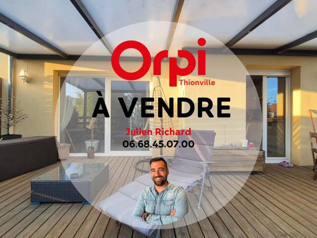 Maison demi niveau avec sous sol, double garage et jardin — photo du bien