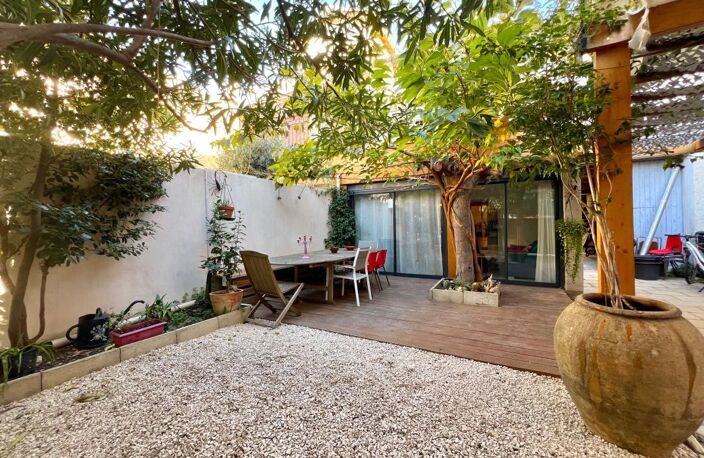 MAISON VIGNERONNE 195 M2 - GRAND GARAGE - EXTÉRIEURS — photo 3