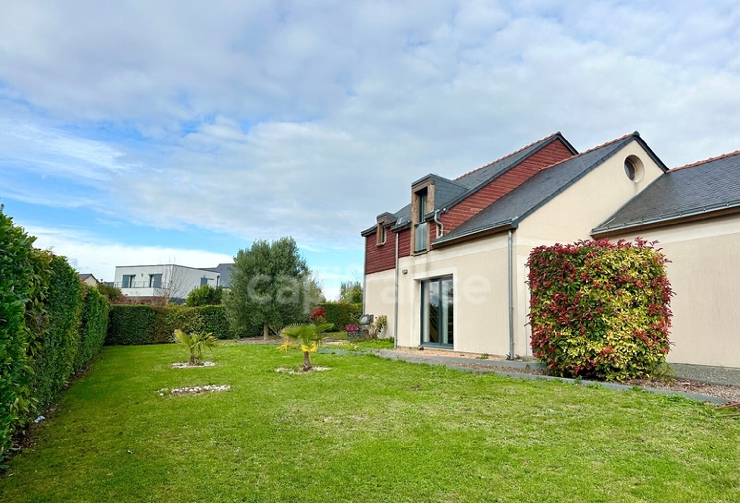 Maison à vendre 5 chambres - vie de plain-pied - jardin 1200m² - à 3 minutes de Doué-la-Fontaine — photo 1