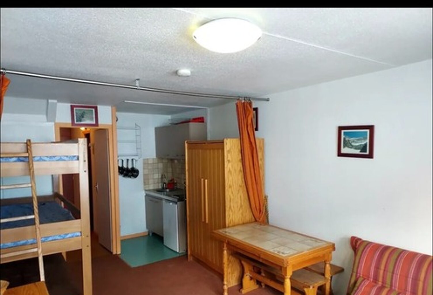 Dans les Hautes Pyrénées studio au pied des pistes de ski sur 23 m² avec balcon, cellier, et casier à ski — photo 1