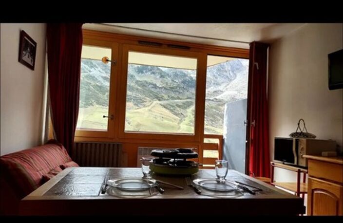 Dans les Hautes Pyrénées studio au pied des pistes de ski sur 23 m² avec balcon, cellier, et casier à ski — photo 2