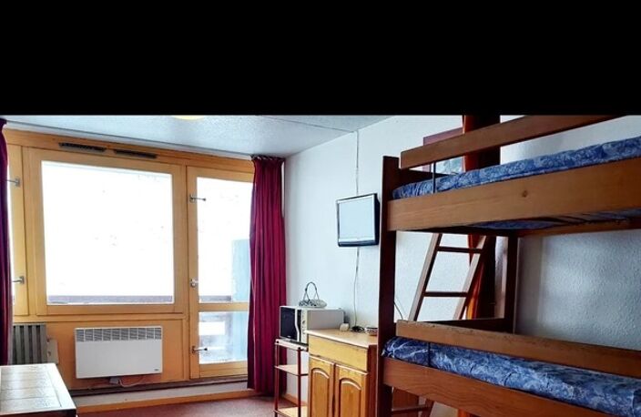 Dans les Hautes Pyrénées studio au pied des pistes de ski sur 23 m² avec balcon, cellier, et casier à ski — photo 3