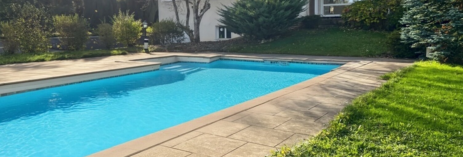 Maison 8 Pièces 192 m² à vendre à Beaufort-Orbagna (39190)