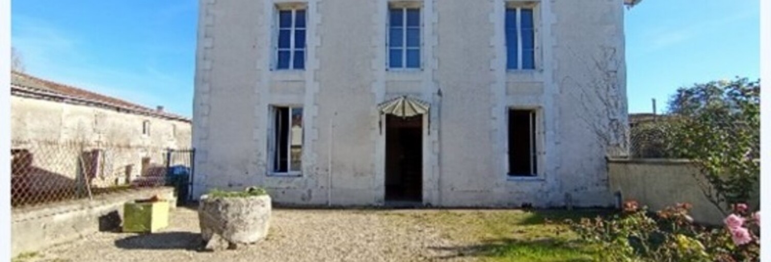 Maison 4 Pièces 102 m² à vendre à Saint-Martin-de-Saint-Maixent (79400)