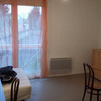 Appartement 1 pièces 330 €