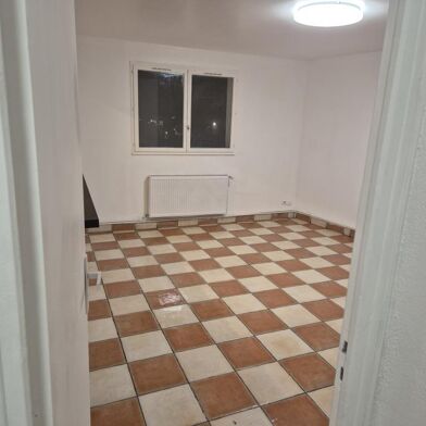 Appartement 3 pièces 990 €