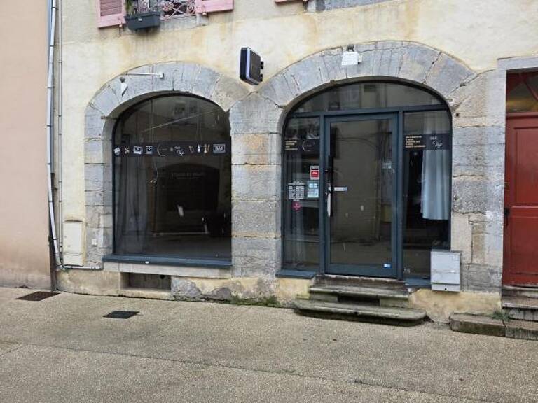 Local commercial — photo 1