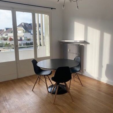 Appartement 2 pièces 900 €