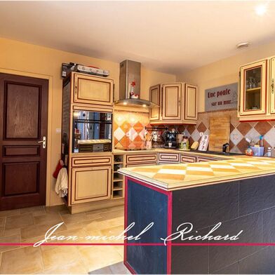 Maison 7 pièces 203775 €