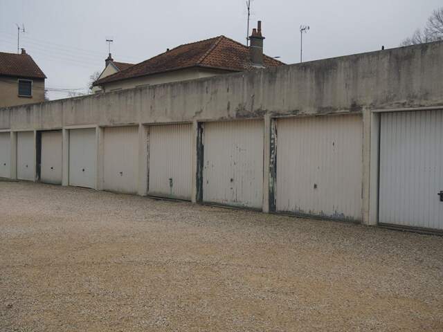 Garage box extérieur — photo du bien