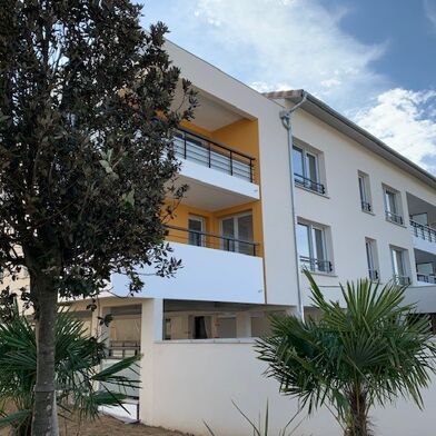 Appartement 3 pièces 742 €