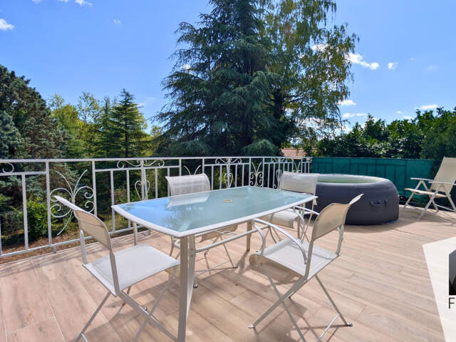 VERNAISON - Maison familiale rénovée 6 pièces — photo du bien