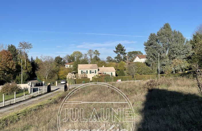 Terrain constructible de 1140 m2 à Feytiat — photo 2