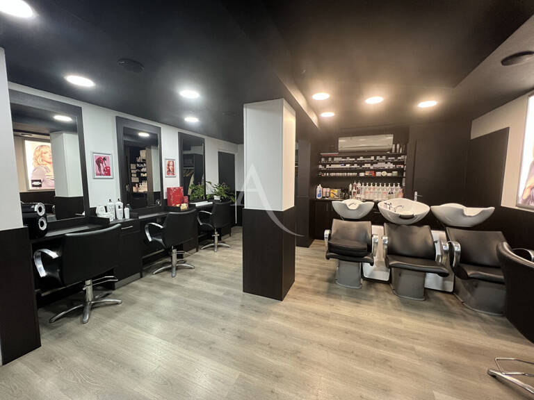 À VENDRE ? Fonds de commerce Salon de Coiffure Castanet Tolosan 60 m2 — photo 1