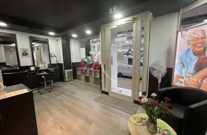 À VENDRE ? Fonds de commerce Salon de Coiffure Castanet Tolosan 60 m2 — photo 3