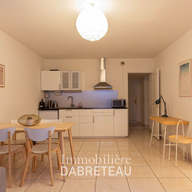 Appartement 2 pièces 928 €