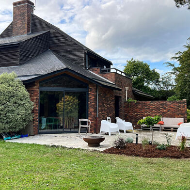 Maison 7 pièces 1550 €